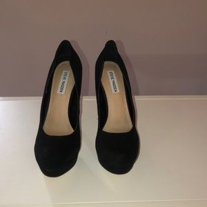 Black suede Steve Madden, Heels
